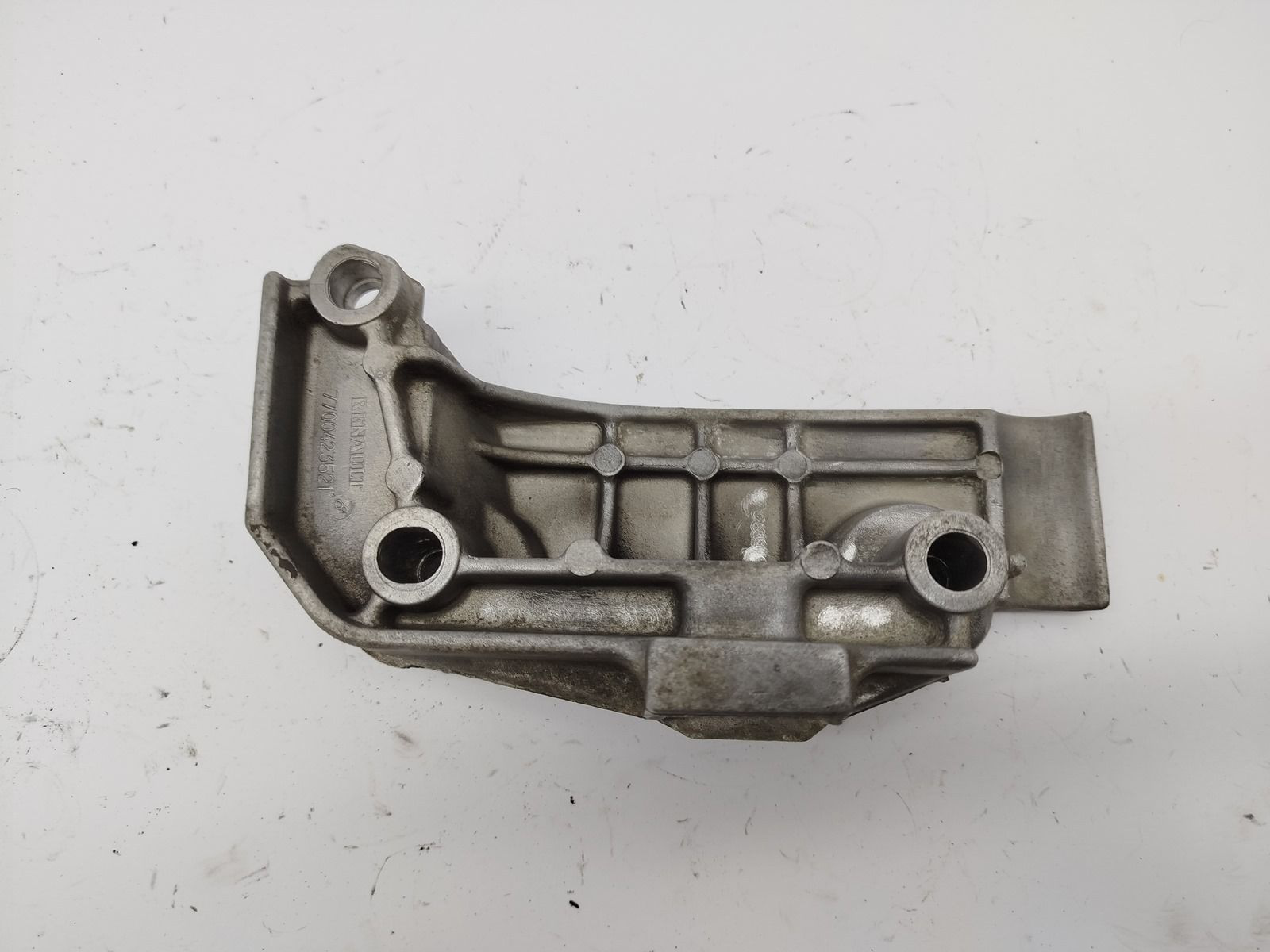 MOTOR KULAĞI PARÇASI SAĞ ÜST LAGUNA I ESPACE 3-III 7700423521 Çobanoğlu Otomotiv